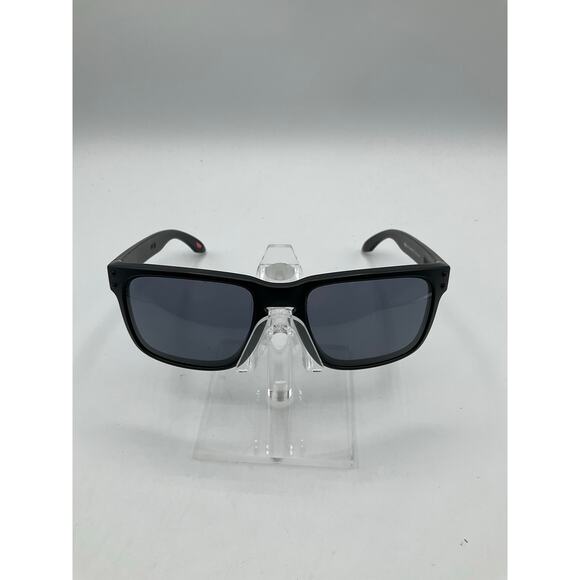 Oakley Other - Oakley Holbrook OO9102-E 555 Sunglasses